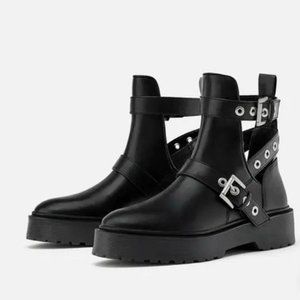 NWT Black Zara buckle boots booties, 7.5